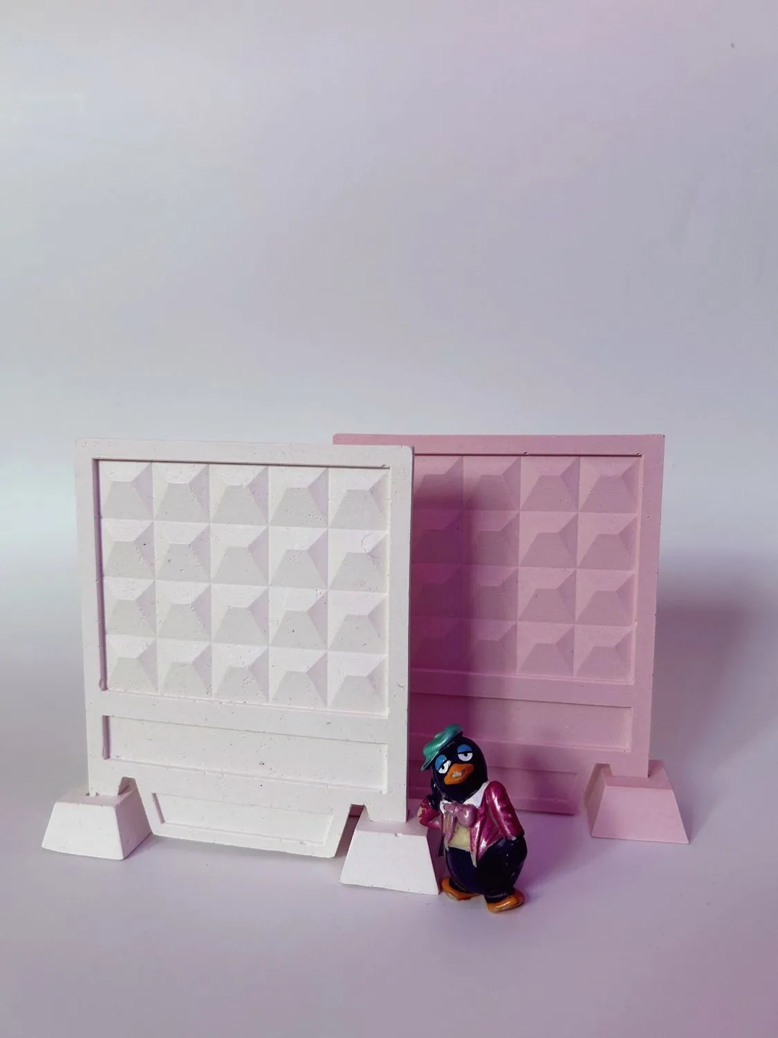 Miniature — 2
