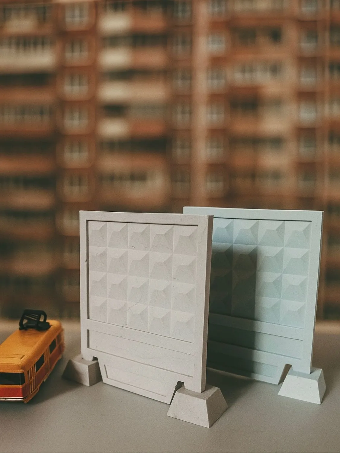 Miniature — 4