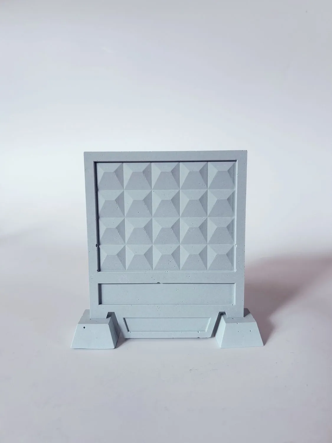 Miniature — 5